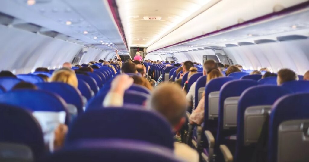 Wizz Air to let passengers pay extra to keep the middle seat next to them free