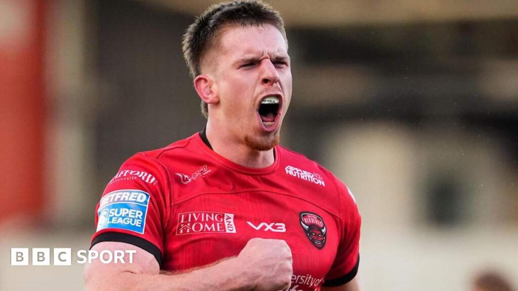 Loghan Lewis: Bradford Bulls sign Salford Red Devils prop on two-year deal