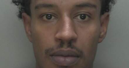 Man robbed as he left Hull nightclub filming on his phone