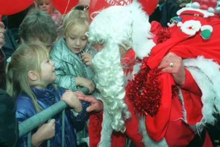 Nostalgic photos of Hull's Christmas Santa Parade as annual tradition gears up for 2025