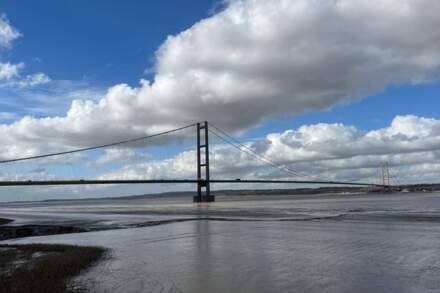 Humber Bridge closure LIVE: Yorkshire bridge closed to high-sided vehicles amid strong winds