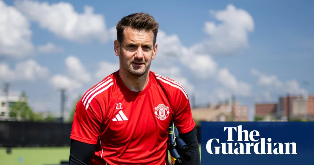 ‘Zero regrets’: Tom Heaton on life at Manchester United after 1,029 days without a game | Manchester United