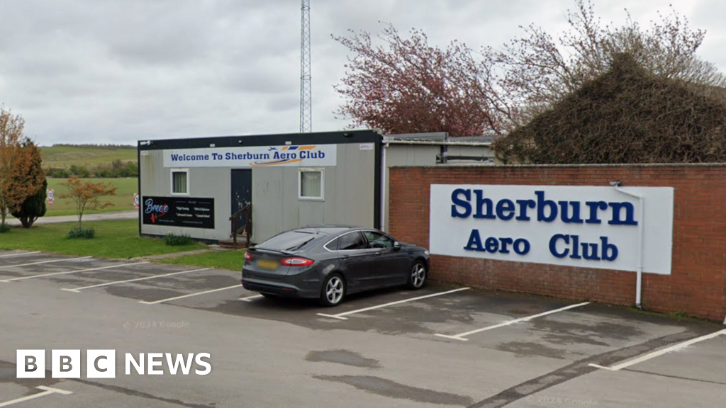 Man dies in light plane crash at Sherburn in Elmet