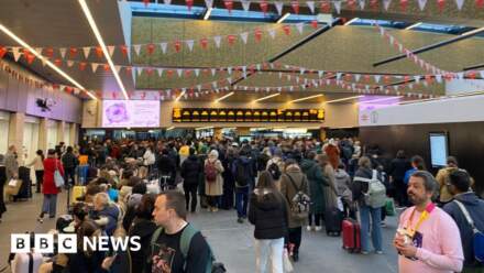 Power outage at Leeds Station leads to widespread rail disruption
