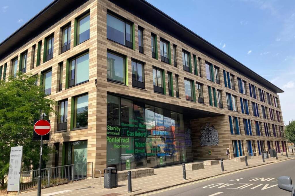 Social worker recruitment to ease rising staff caseloads, meeting told