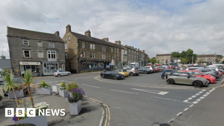 Pedestrian seriously hurt after Range Rover crash in Leyburn
