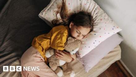 Wakefield Council gives £10,000 to Zarach charity to provide beds for children