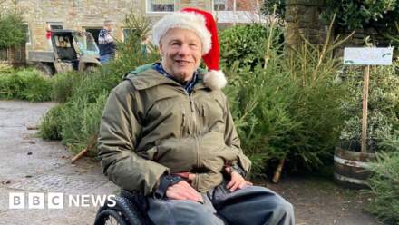 Crash survivor sells Christmas trees to support Spinal Research charity