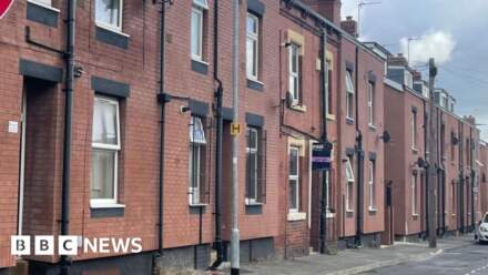 Leeds Council Holbeck house repairs scheme cut by £1m