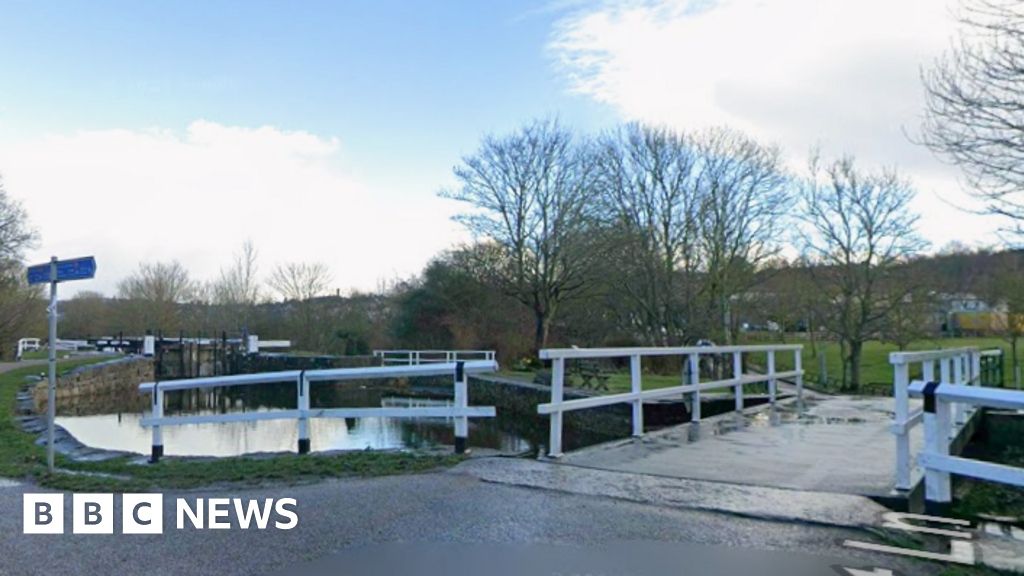 Man dies after car enters canal in Saltaire