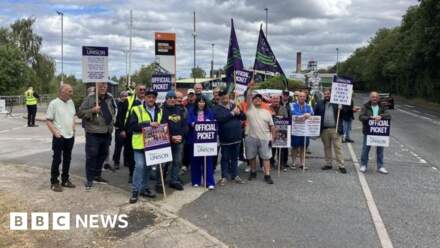 Wakefield mining museum staff to vote on extending strike