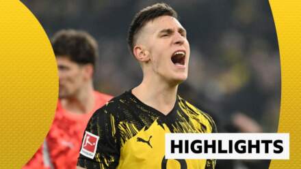 Dortmund beat Monchengladbach to move up to second