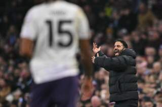Manchester United's star man suffers injury ahead of Leeds United trip with boss forced into big change