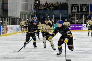 Hull Seahawks 1 Leeds Knights 6: Clinical Knights blast derby rivals away to stay in NIHL National title frame