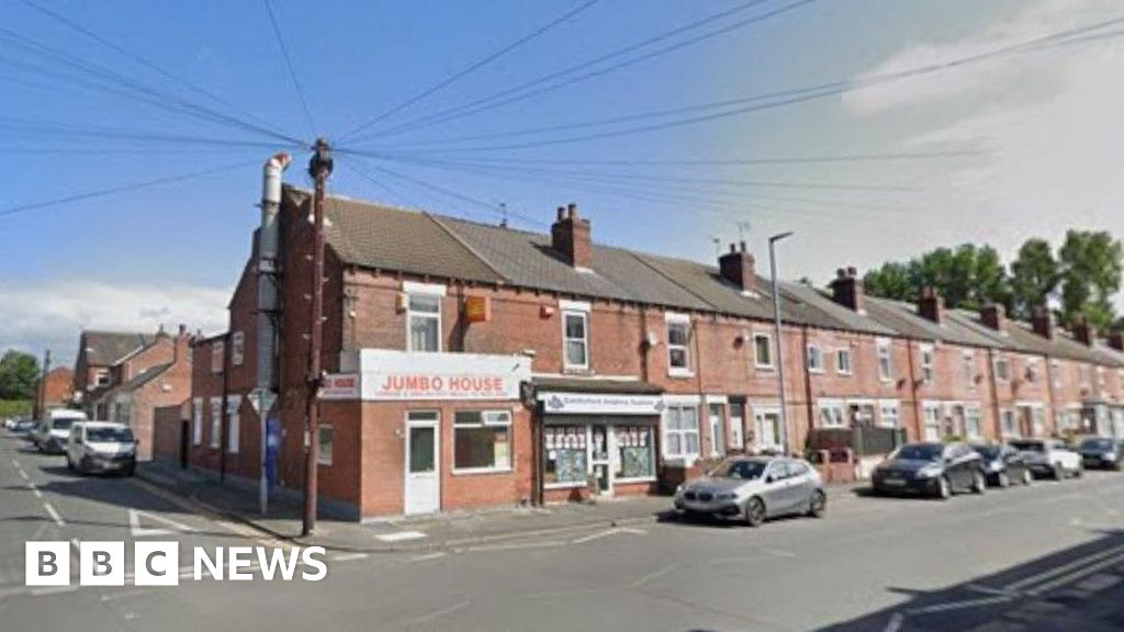 Appeal after two pedestrians badly hurt in Castleford crash