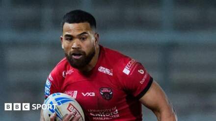 Esan Marsters: Bradford Bulls sign ex-Salford Red Devils centre