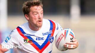 Danny Kirmond: Wakefield Trinity assistant coach signs new deal