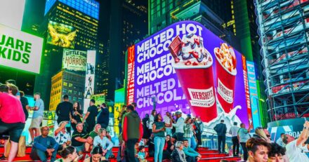 Travellers admit telling off fellow tourists for spoiling photos at iconic sites