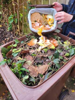 Leeds City Council clarifies position on bin collections as new brown bin food waste trial announced