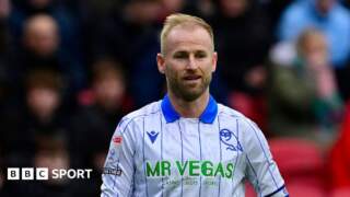 Barry Bannan: Henrik Pedersen says Sheffield Wednesday captain wants to leave