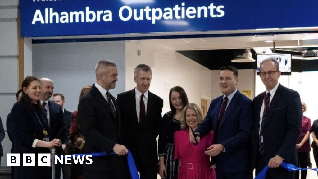 'Future of the NHS' town centre health hub opens