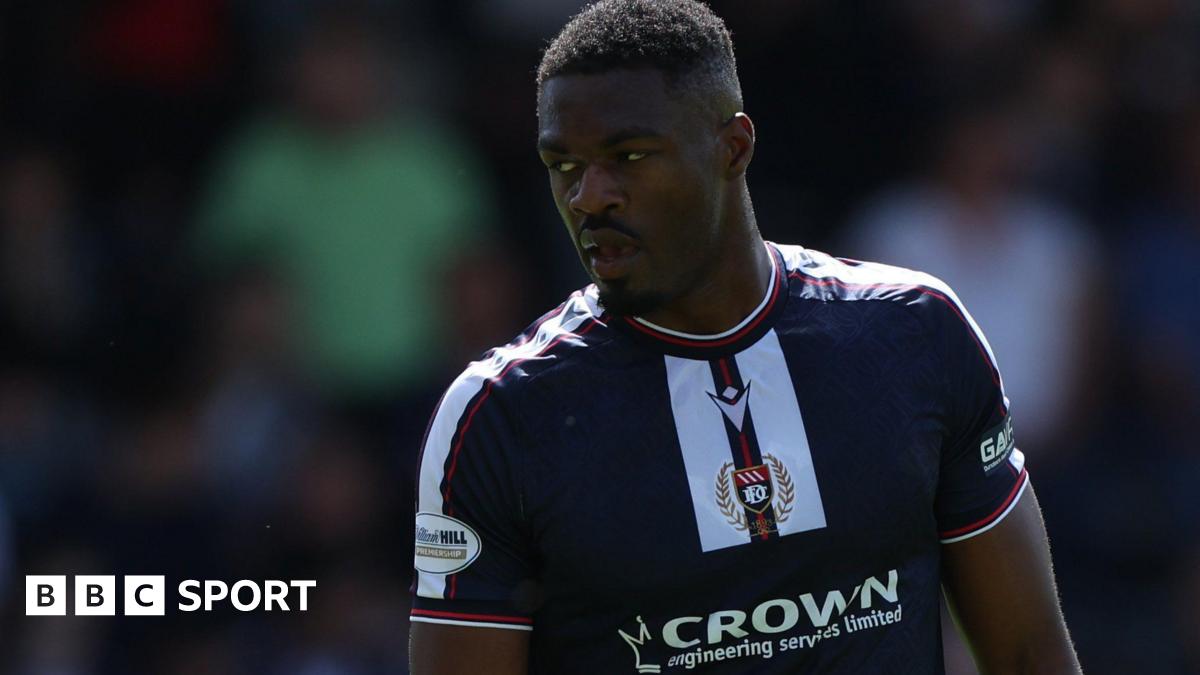 Emile Acquah: Harrogate Town sign Dundee striker on loan