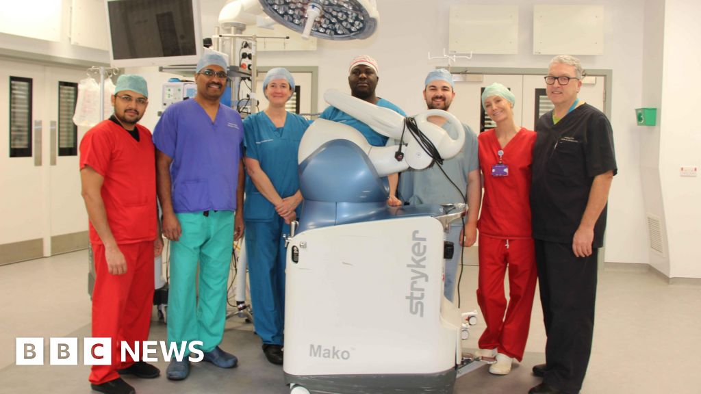 Friarage Surgical Hub robot-assisted surgery marks milestone procedure
