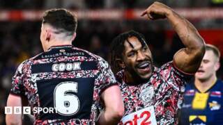 Super League: Leigh Leopards 26-14 Leeds Rhinos