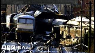King pays tribute 25 years on from train disaster