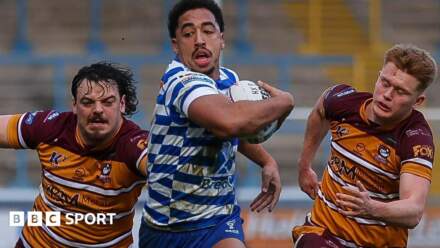 Tanguy Zenon: Huddersfield Giants sign outside back