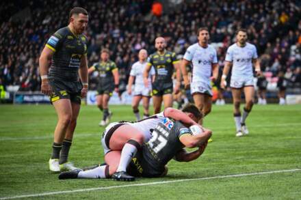 Leeds Rhinos make hard work of Challenge Cup win v Widnes Vikings before Riley Lumb magic seals it