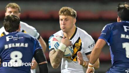Alex Mellor: Castleford Tigers captain out with broken leg