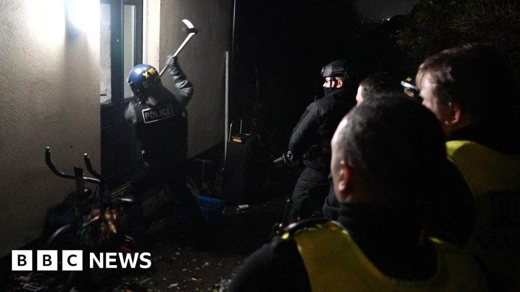 Two arrested in pre-dawn county lines drugs raid