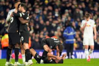 "When suits" – Leeds United fans on Man City defeat, Peter Bankes, Daniel Farke's red card and Rodri traits