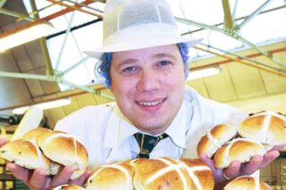 15 unearthed pictures of Hull bakeries in the 1990s