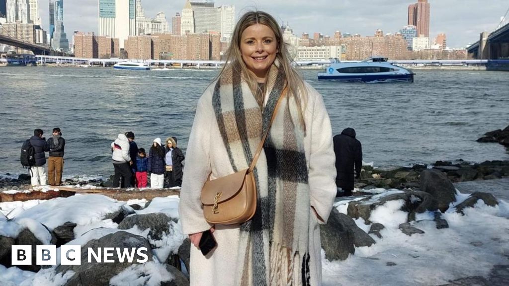 Woman stuck in Qatar 'wakes to sound of missiles'