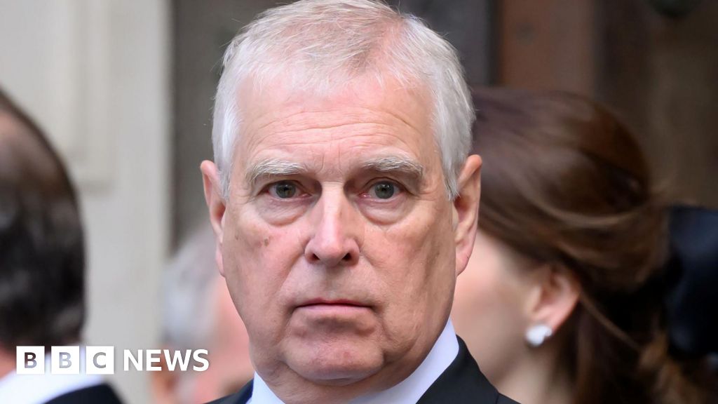 Plans to change Andrew plaque on city bridge