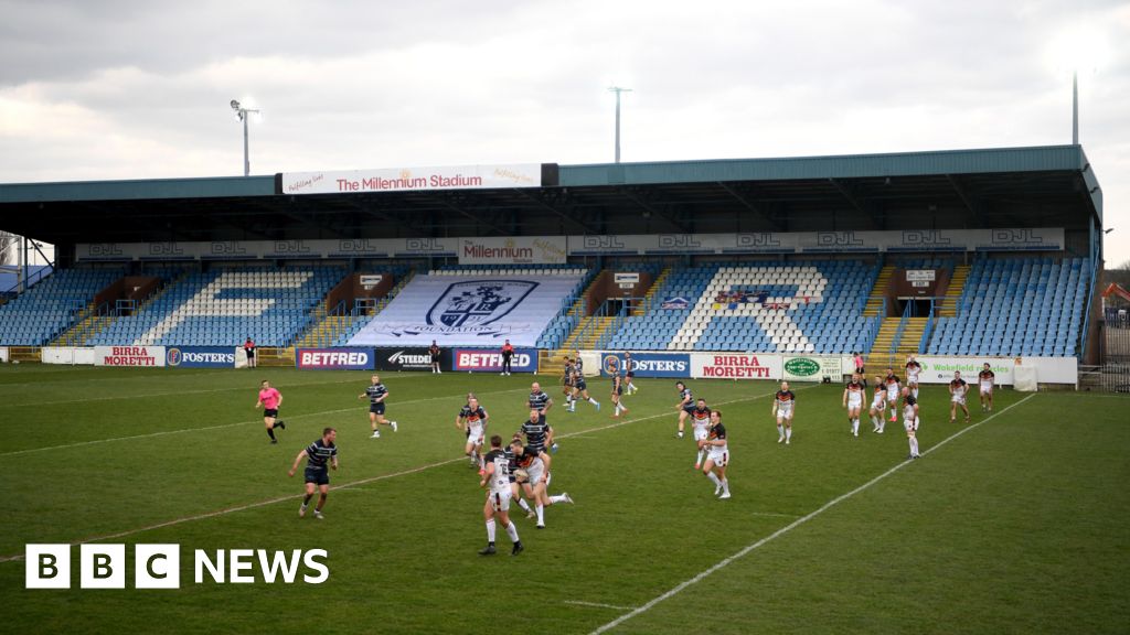 Featherstone fans raise cash to help revive club