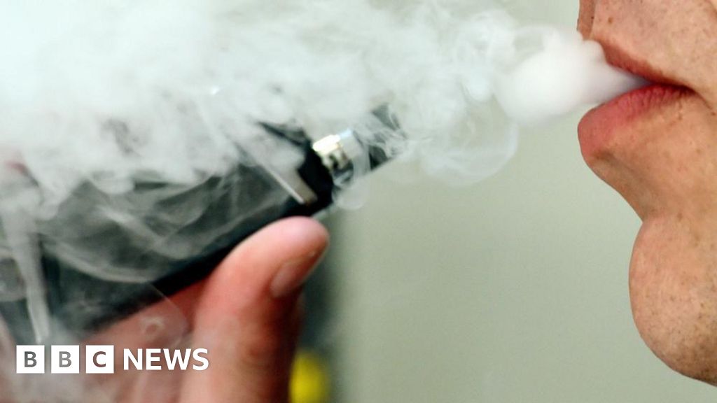 Council to buy £477k of vapes to help smokers quit