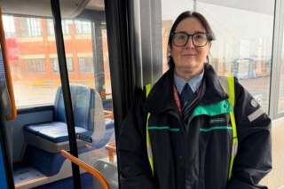 Wakefield bus driver wins award for quick thinking after passenger chokes on sandwich