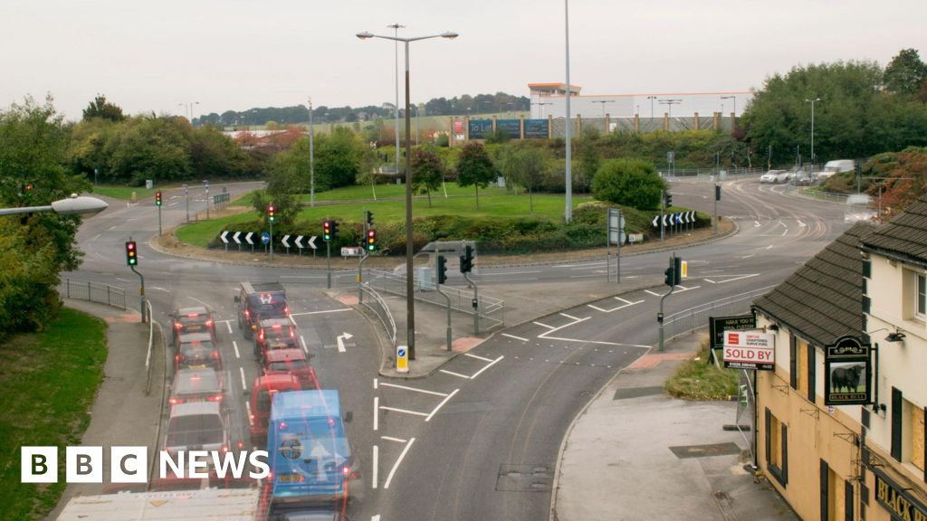 Congested roundabout set for major overhaul