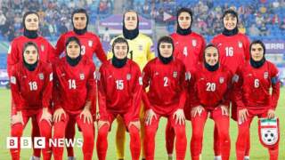 Member of Iranian football delegation granted Australian asylum changes her mind