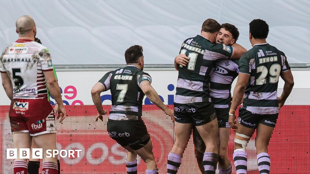 Super League: Wigan 16-34 Huddersfield – shock win for Giants