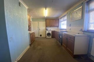 Three-bedroom Hull end-of-terrace house going under the hammer from £69k