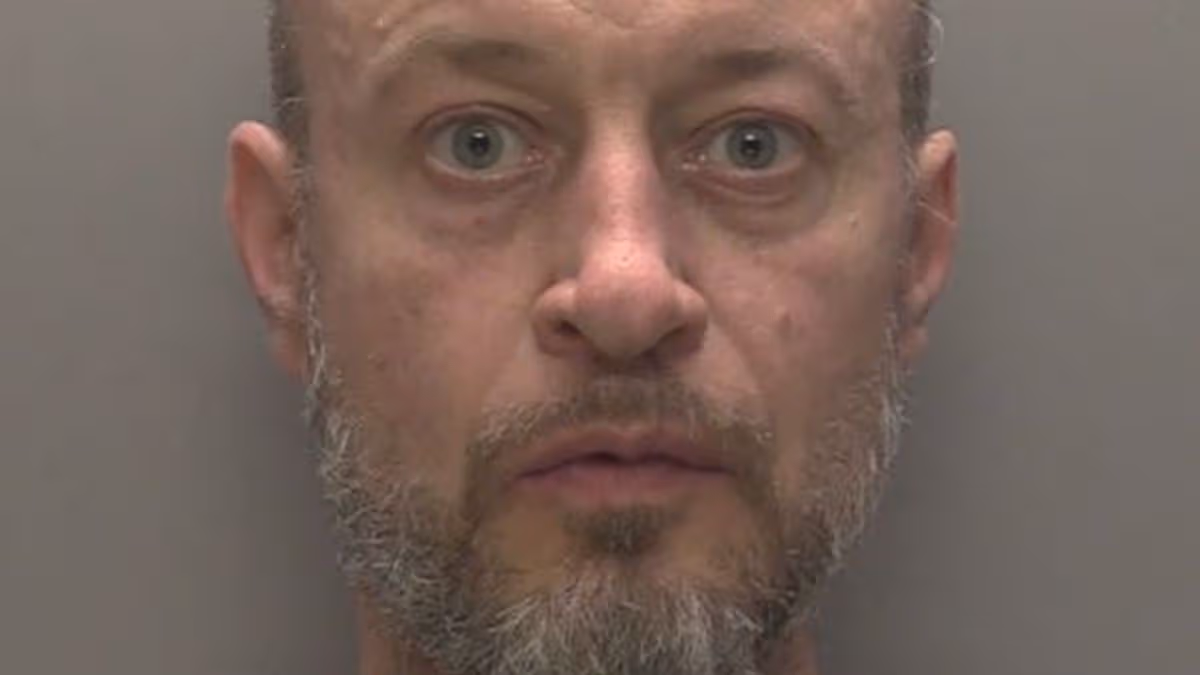 Man who fired crossbow at couple’s window in Hull is sentenced