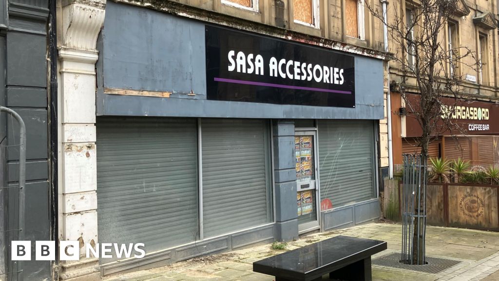 New stone shop front plans approved by council