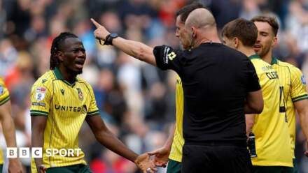 Wrexham boss Phil Parkinson to send dossier to referees amid frustration