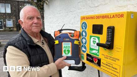 'Public defib advice change could cost lives'