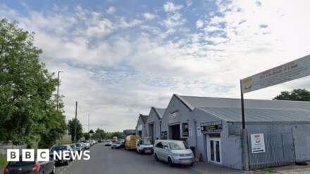 Padel club plans for old warehouse put forward