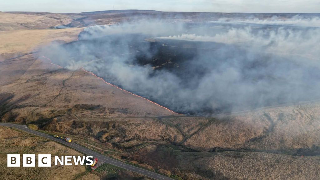 People told to leave moors as two more fires start